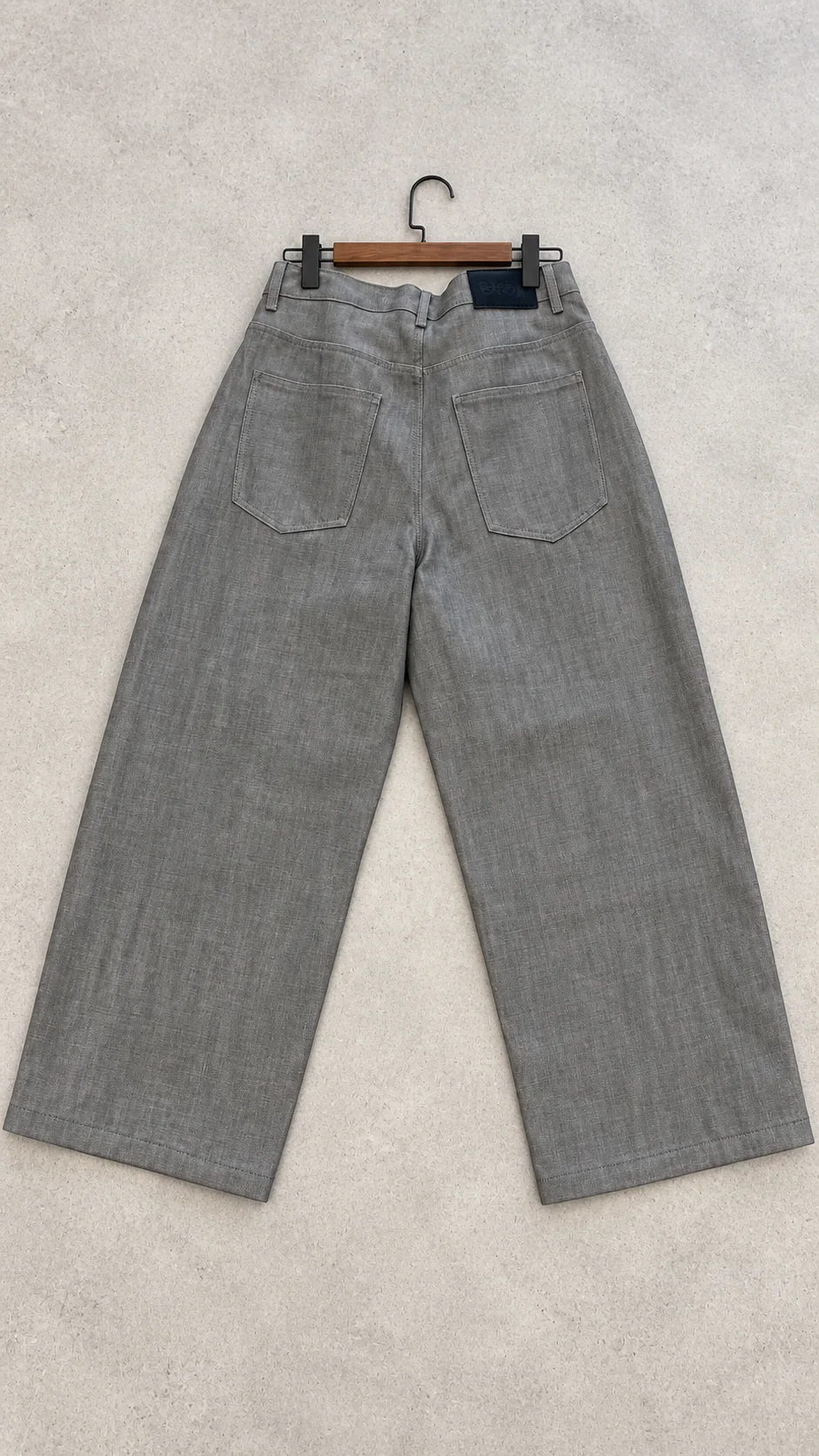 Grey crosshatch: готовый образец SUN DENIM, вид сзади